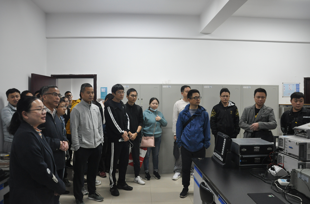 聯(lián)學(xué)聯(lián)創(chuàng)，半床棉被